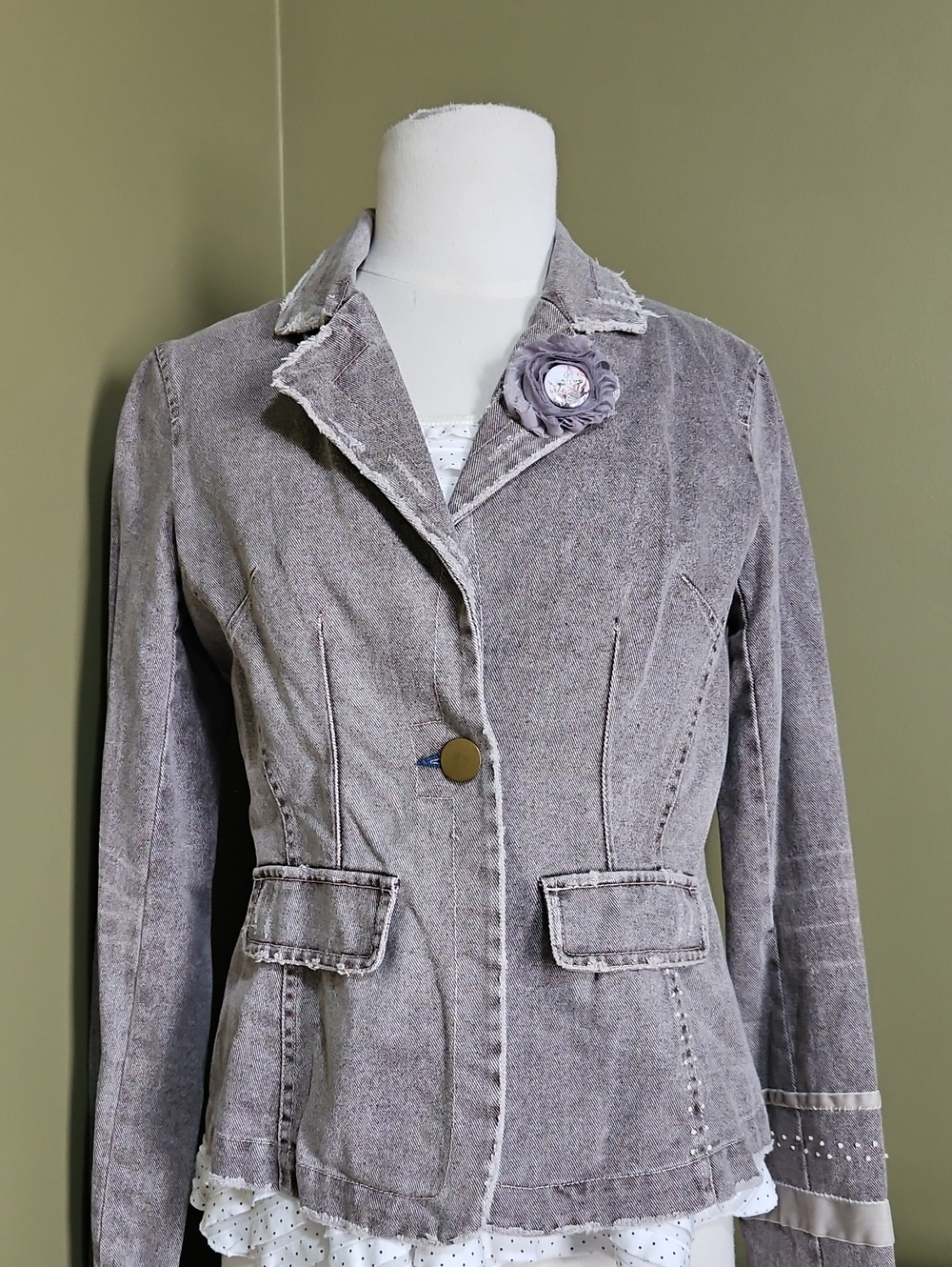 Buffalo David Bitton Lavender-Gray Blazer with Floral Pin